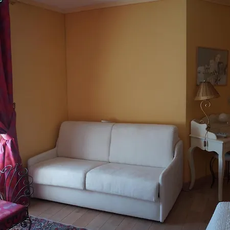 La Gallina Bianca Feucherolles Esterno foto